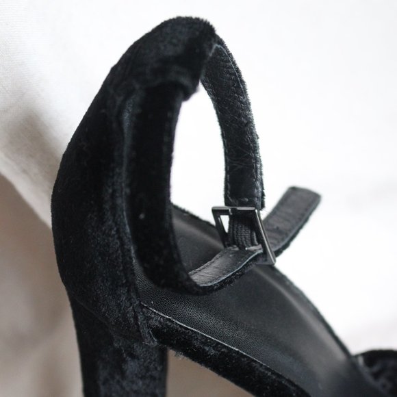 Joie Black Velvet Open-toe Buckle Closure Heels Sandals 6.5 - Picture 6 of 9